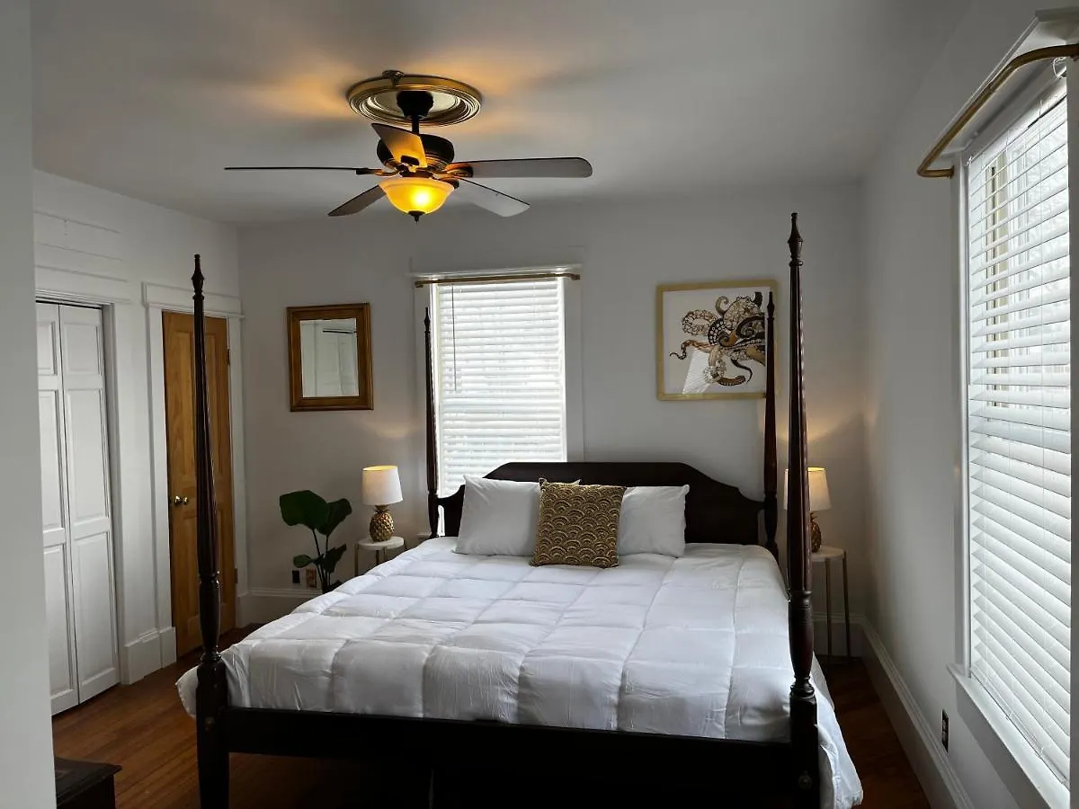 Queen Anne's Revenge Otel 3*
