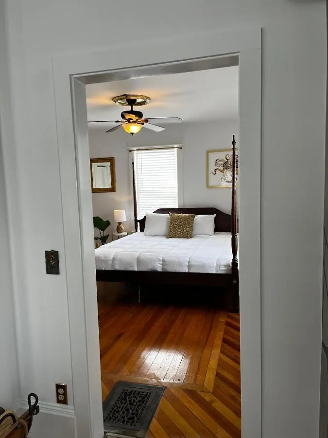 Queen Anne's Revenge Otel 3*