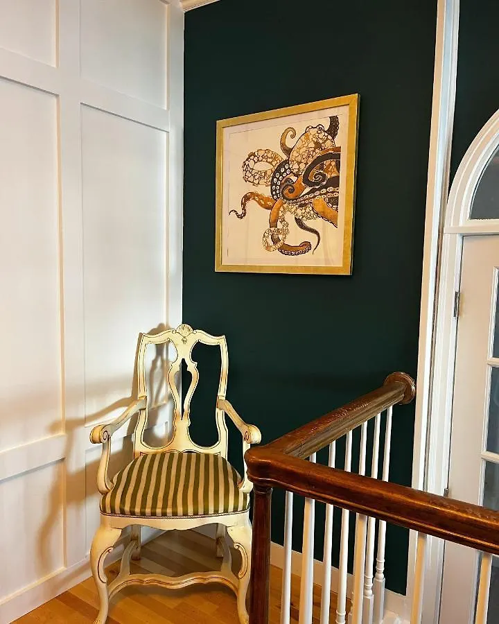 Queen Anne's Revenge Otel 3*