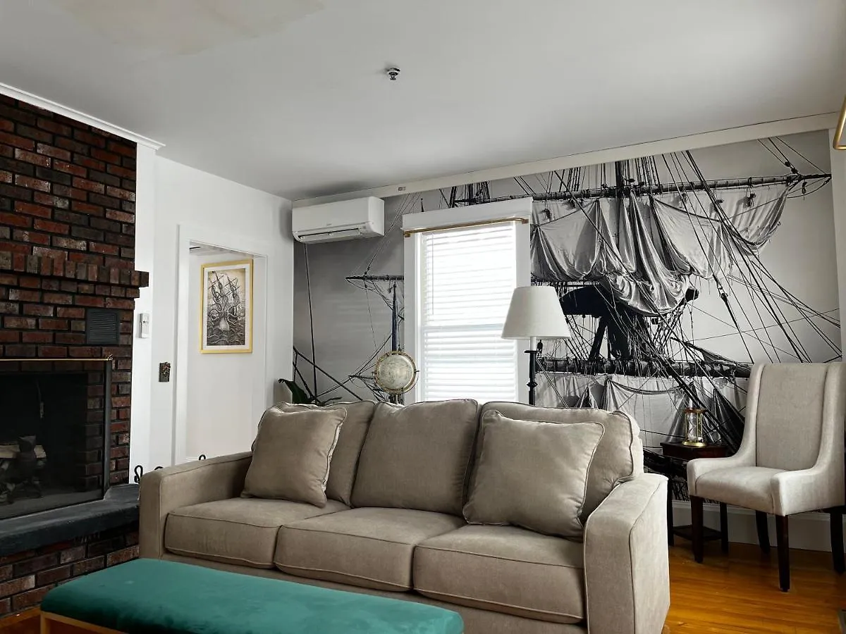 Queen Anne's Revenge Otel 3*