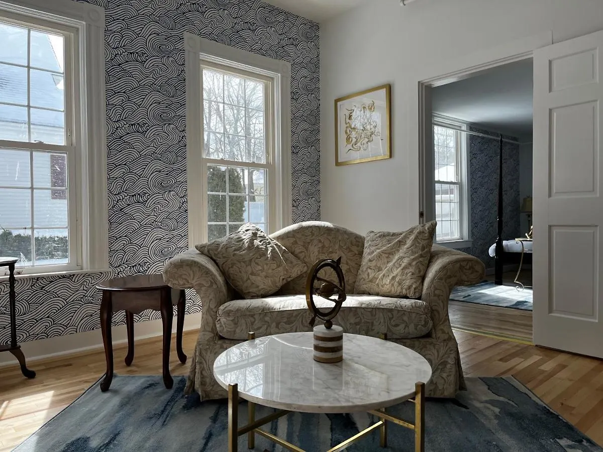 Queen Anne's Revenge Hotel 3*