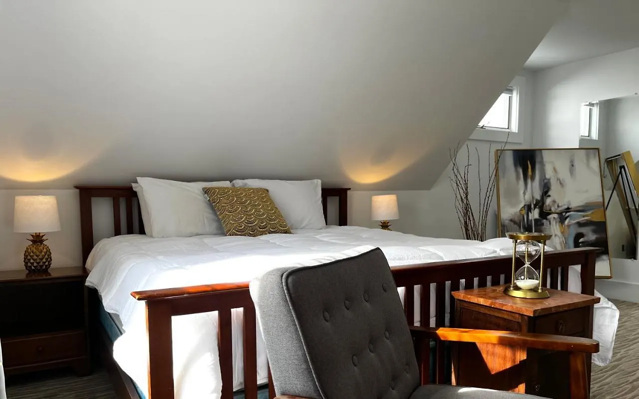 Queen Anne's Revenge Otel 3*