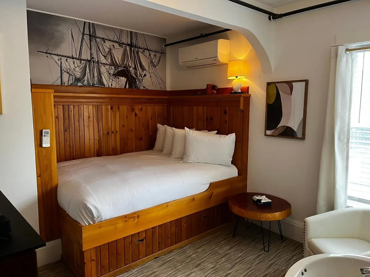 Queen Anne's Revenge 3* Bar Harbor