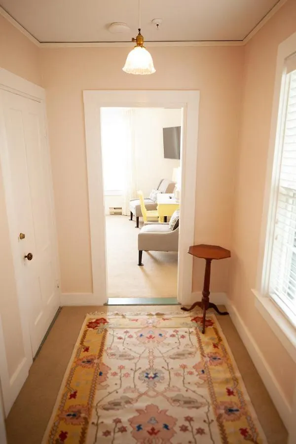 Yellow House B&B