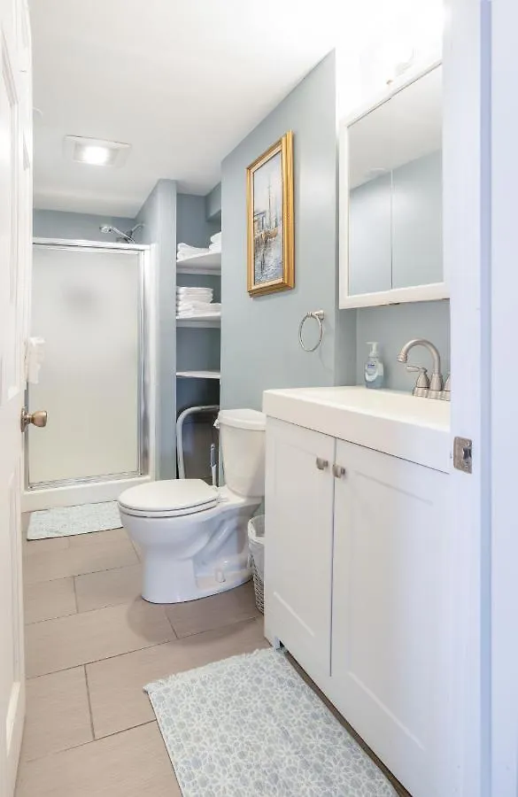 Main Street Downtown Apartment *