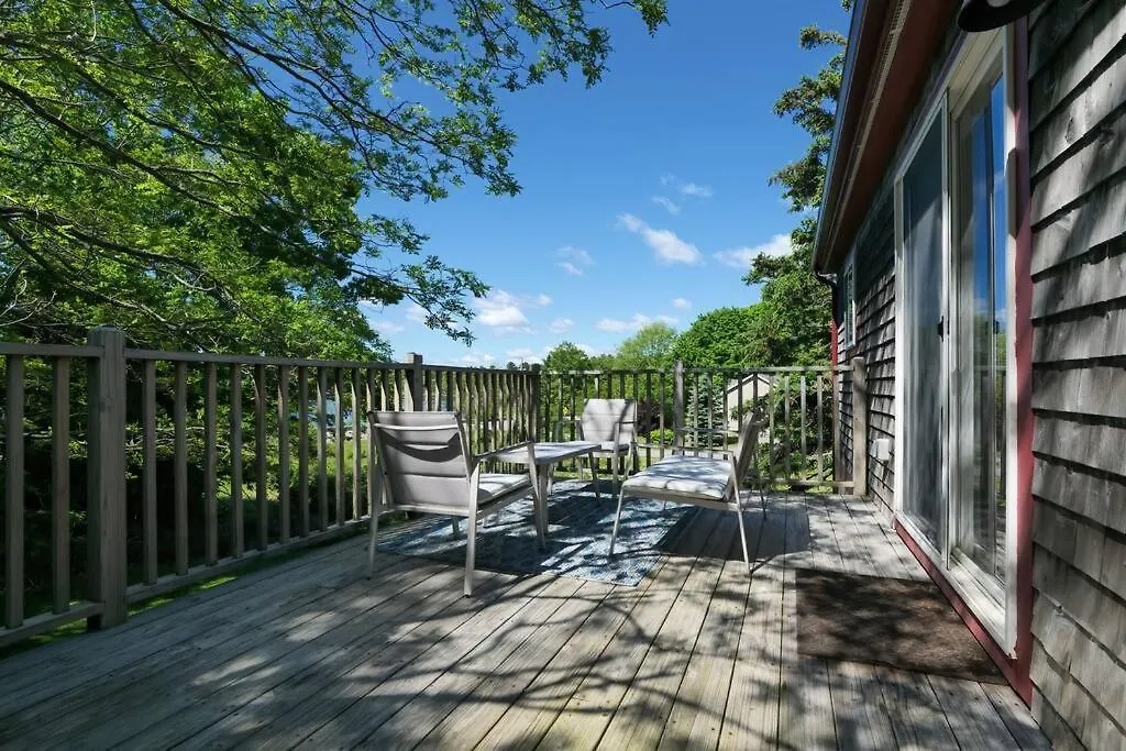 2 Bedroom W/ Pondside View Backyard Maine Escape