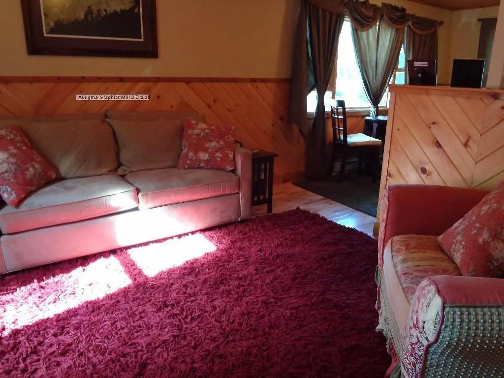 Hinckleys Apartment *