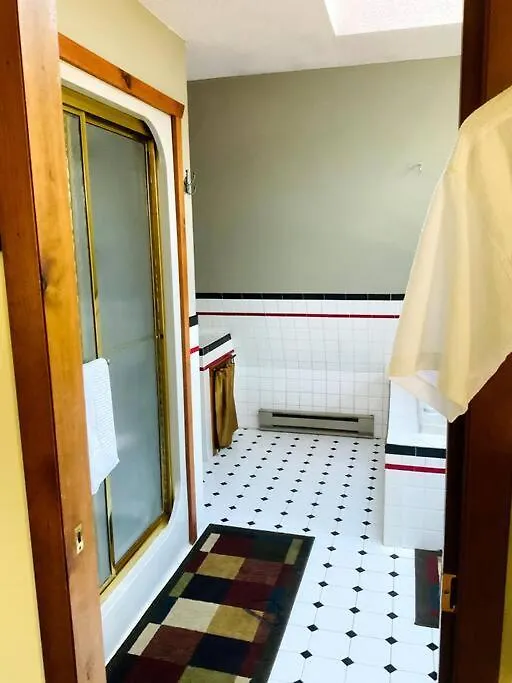 3 Bedroom 2 Bath Carriage House * Bar Harbor