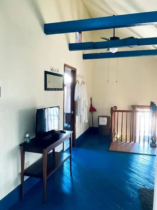 3 Bedroom 2 Bath Carriage House *