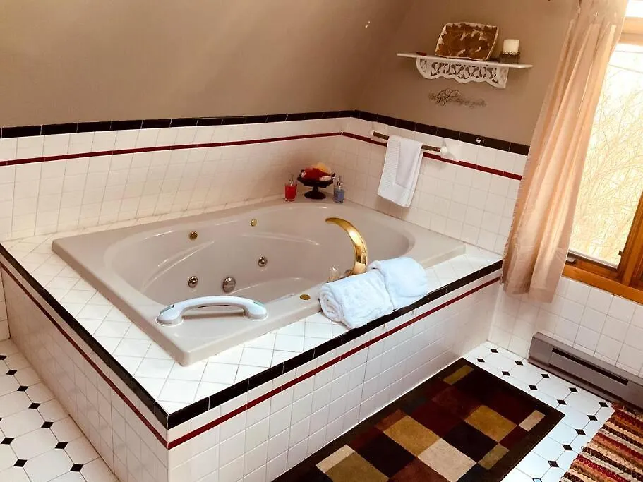 3 Bedroom 2 Bath Carriage House Holiday home *