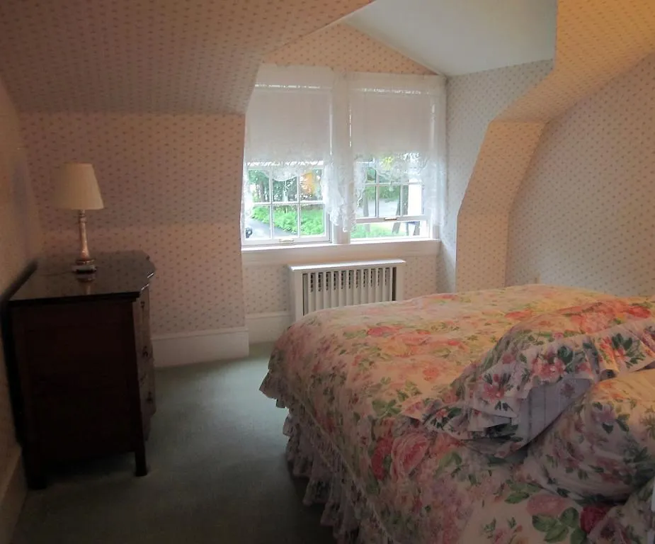 Stone Throw Bed & Breakfast