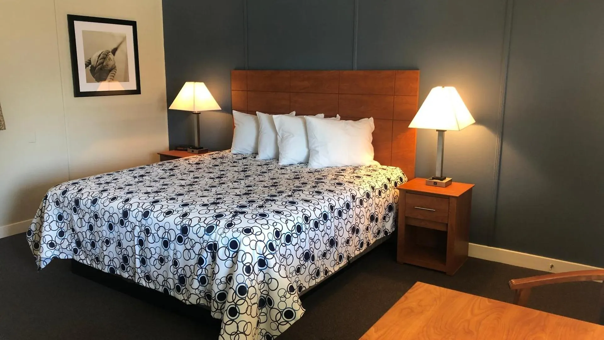 Edenbrook Motel 2*