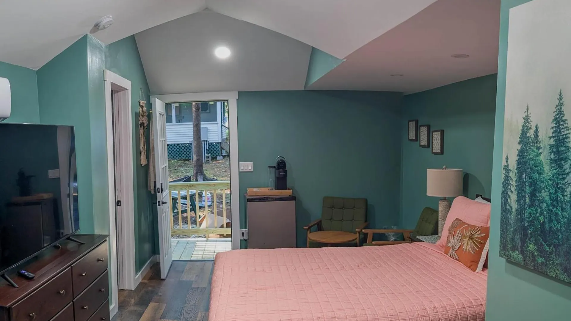 Hinckleys Dreamwood Motel *