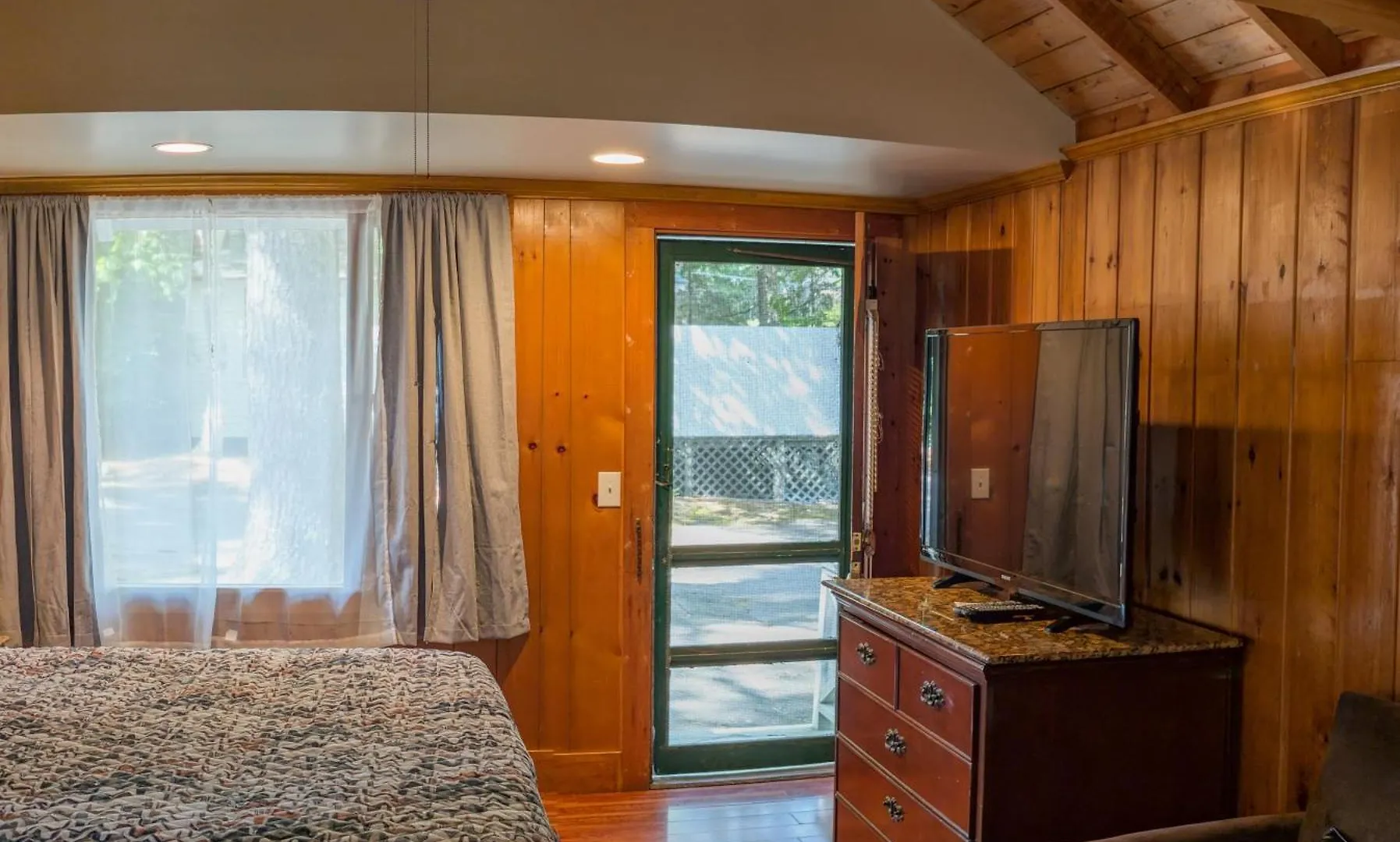 Hinckleys Dreamwood * Bar Harbor