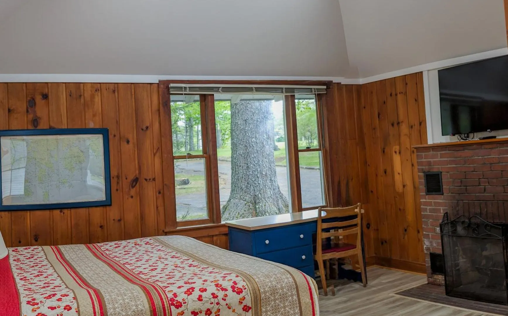 Hinckleys Dreamwood * Bar Harbor
