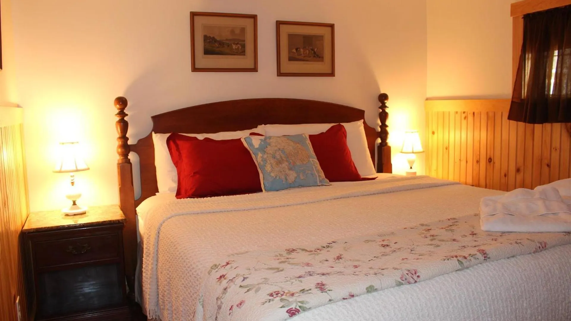 Hinckleys Dreamwood Motel