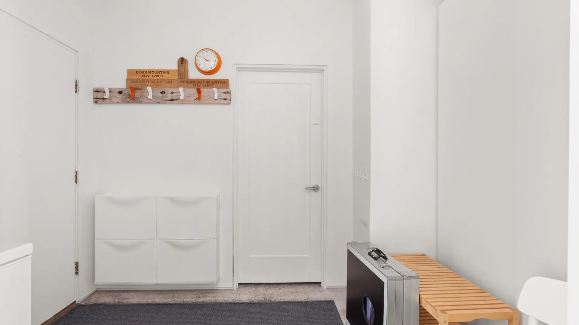 Private Oasis Easy Access To Park And Town Holiday home *