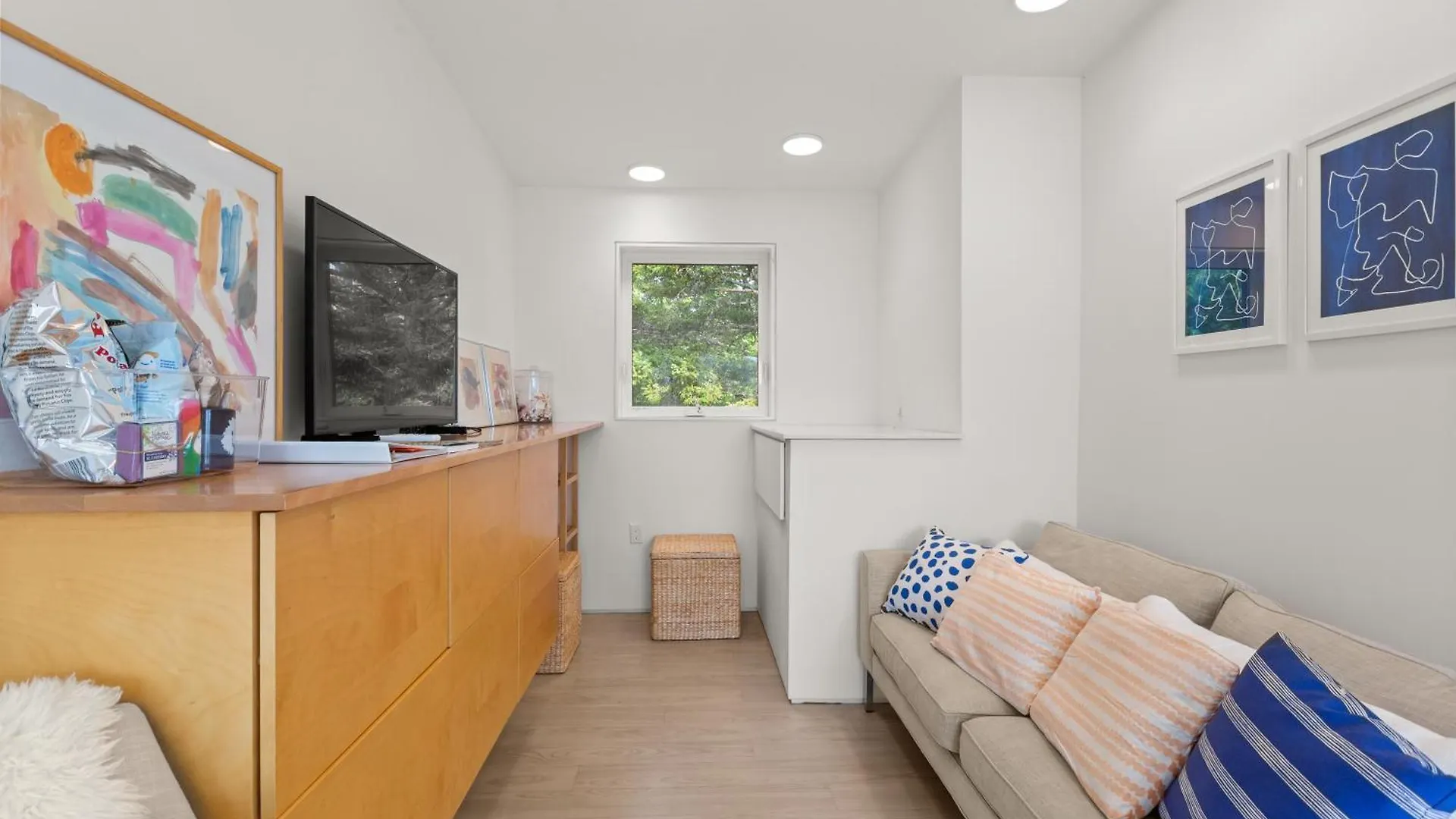 Private Oasis Easy Access To Park And Town Holiday home *
