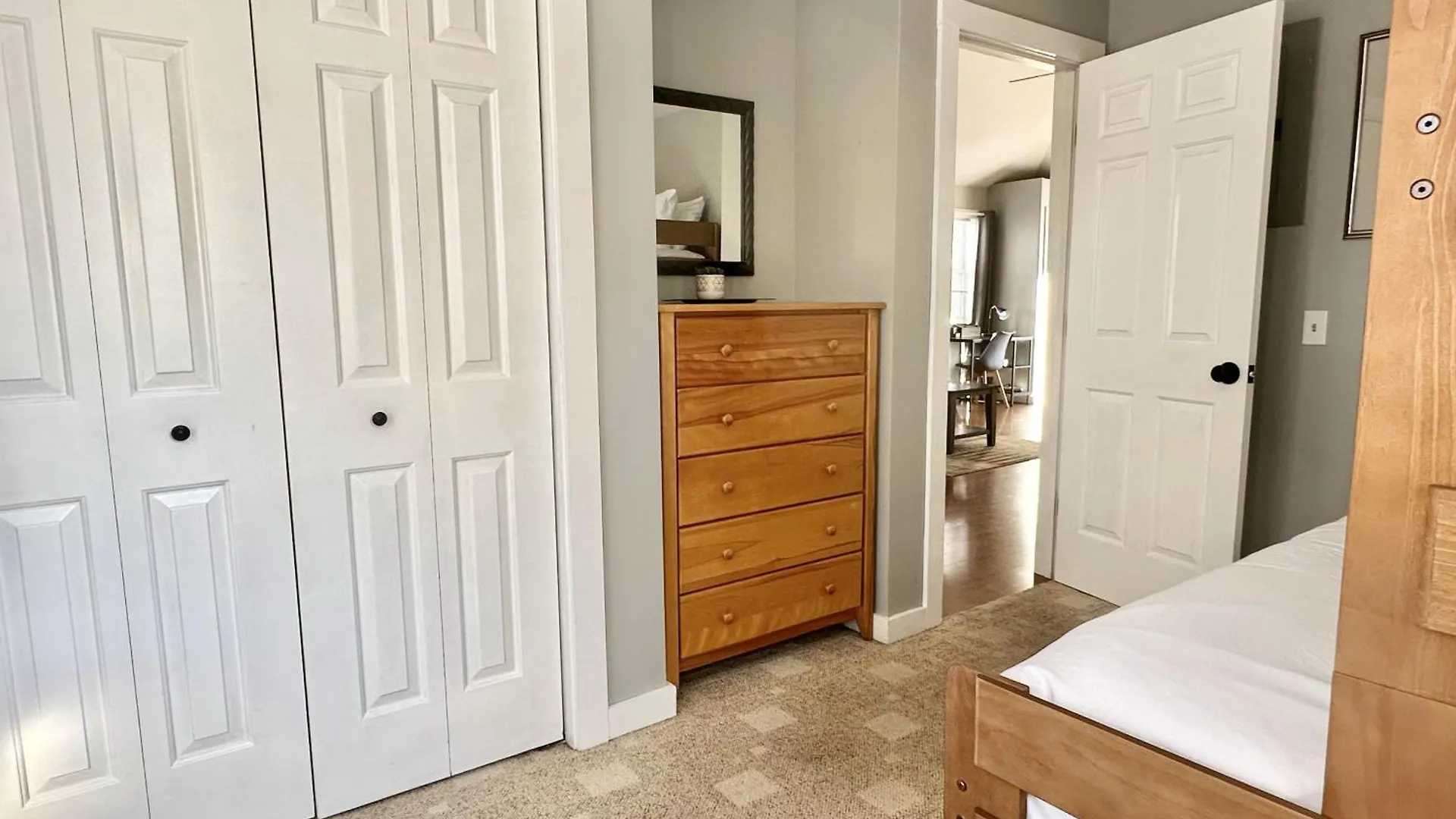 2 Bedroom W/ Pondside View Backyard Maine Escape Holiday home Bar Harbor
