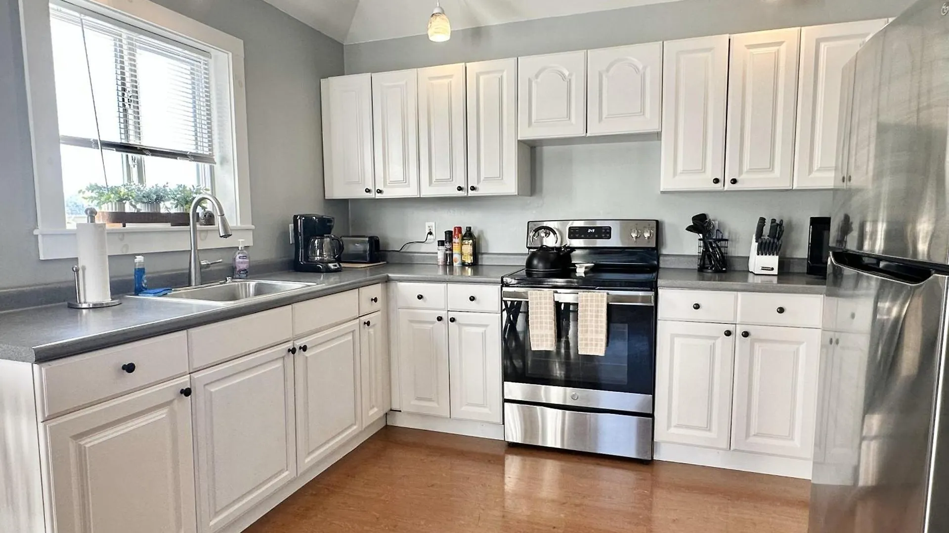2 Bedroom W/ Pondside View Backyard Maine Escape Bar Harbor