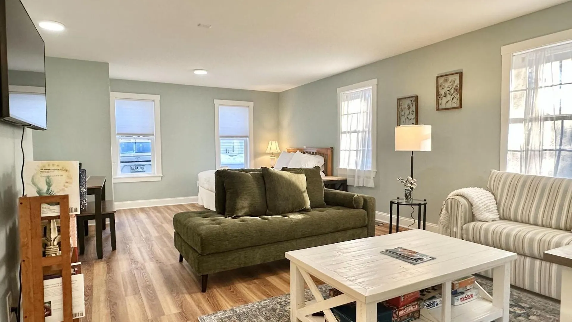 2 Bedroom In Town Hill 