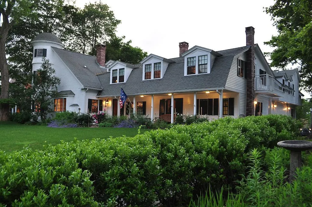Stone Throw Bed & Breakfast
