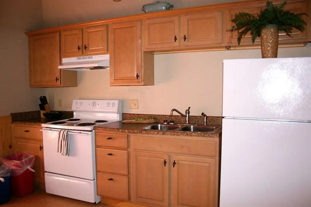 Hinckleys Apartment