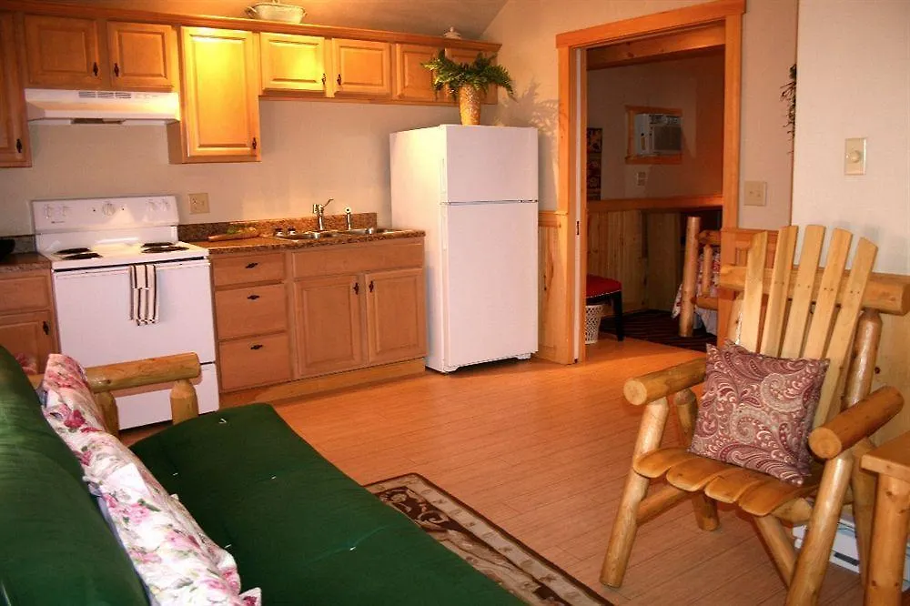 Hinckleys Apartment *
