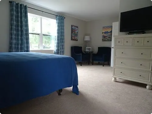Island Place