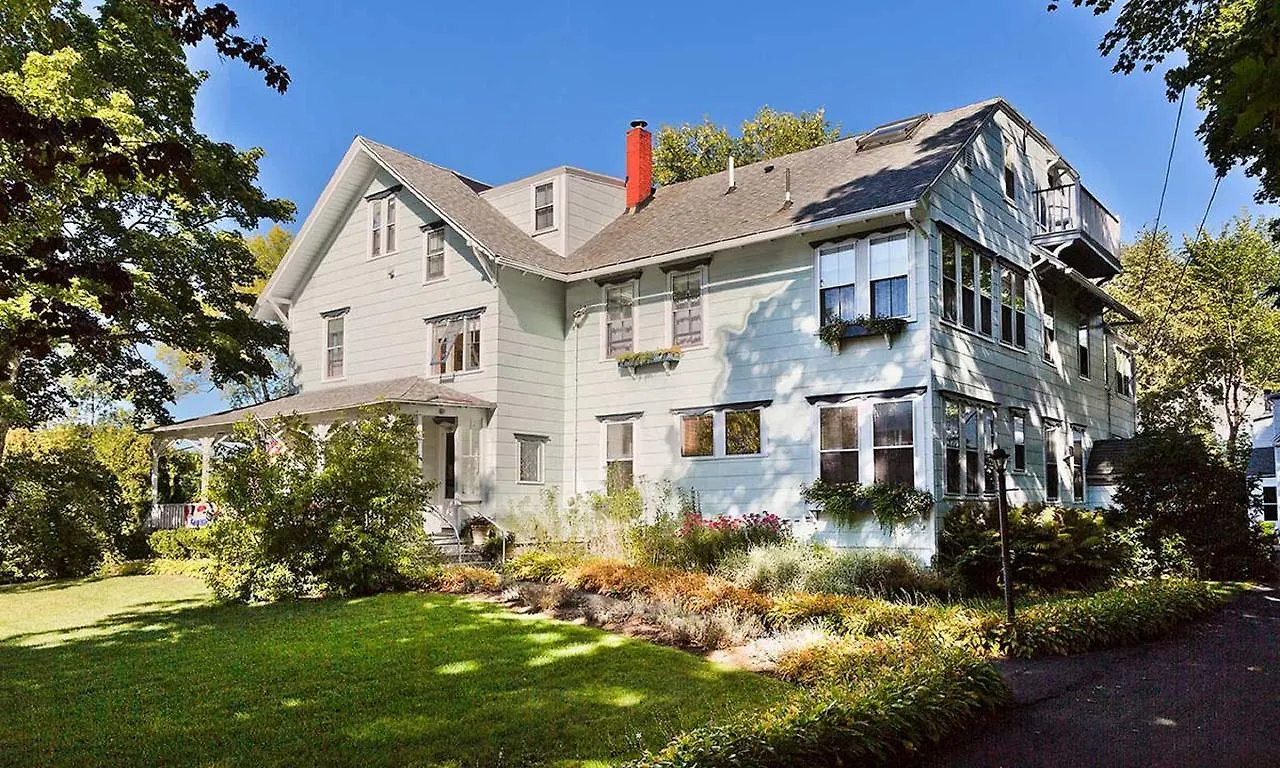The Elmhurst 3*