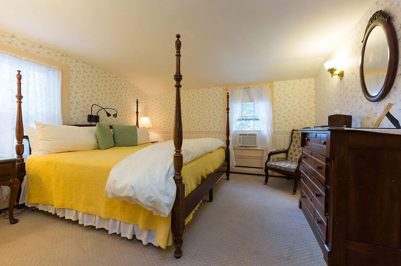 Couette-café The Elmhurst 3*