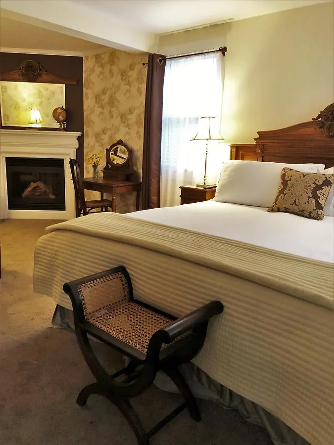 Ivy Manor Village Center 3*
