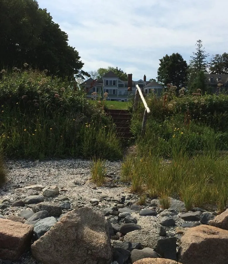 Inn Saltair Waterfront