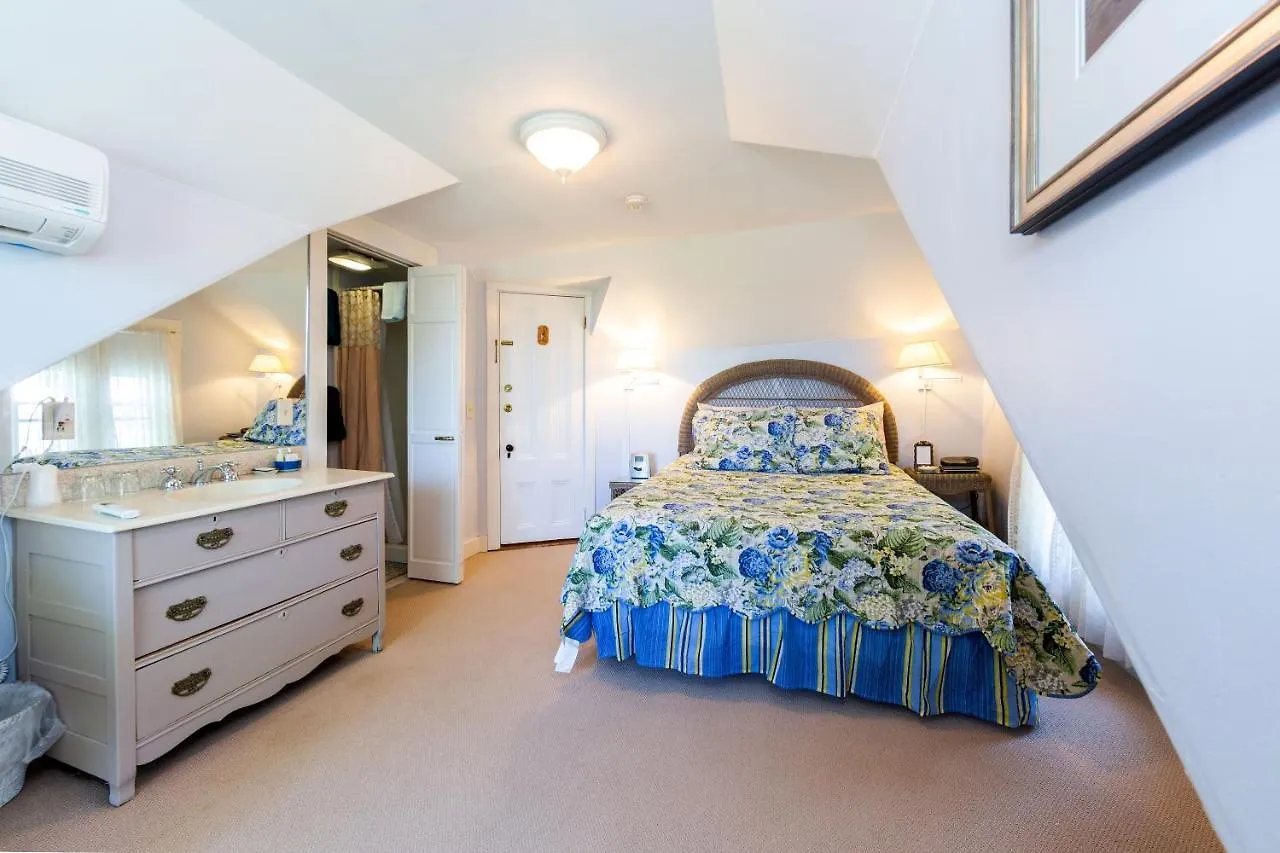 Couette-café The Elmhurst 3*