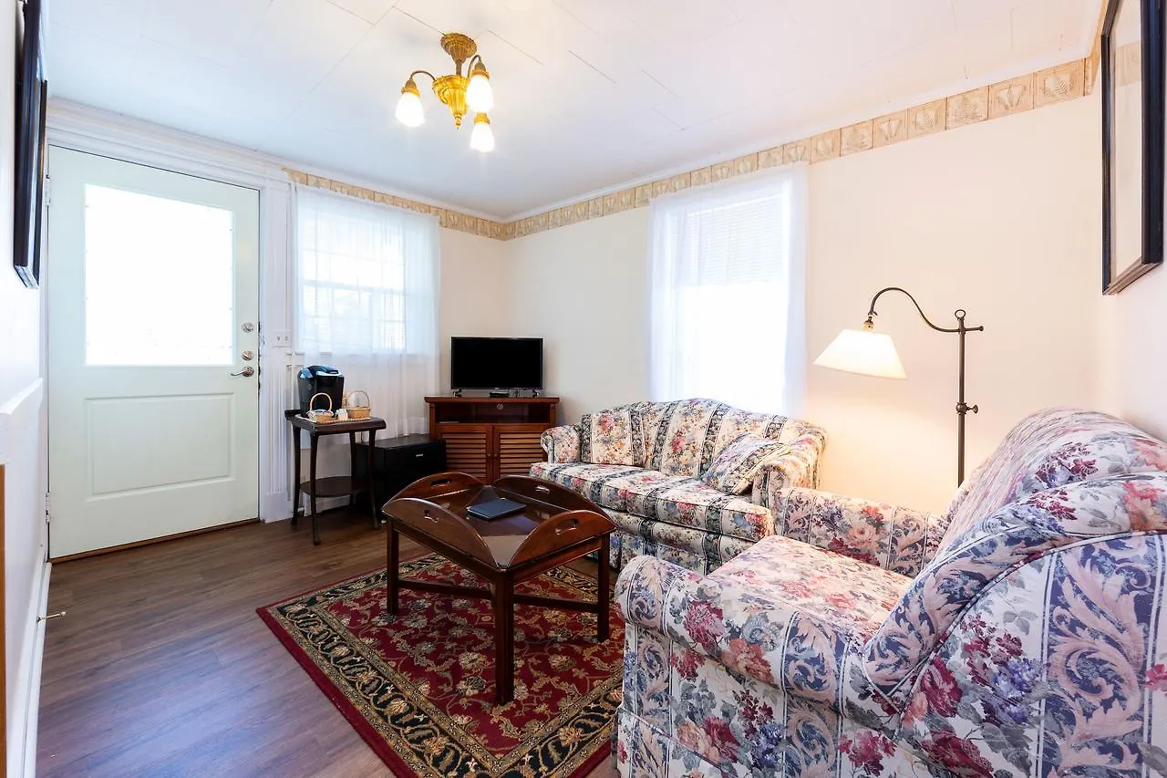 The Elmhurst 3*