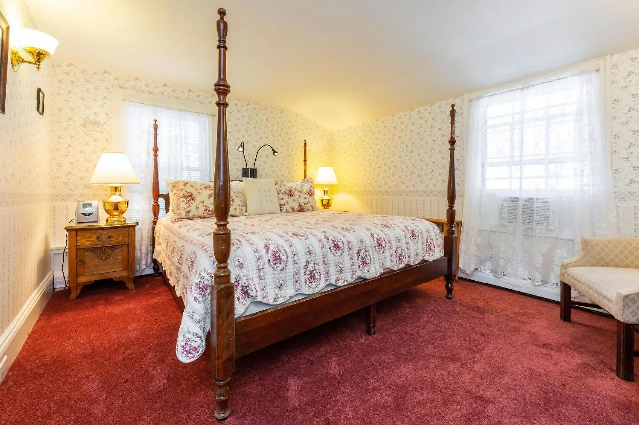 The Elmhurst 3*