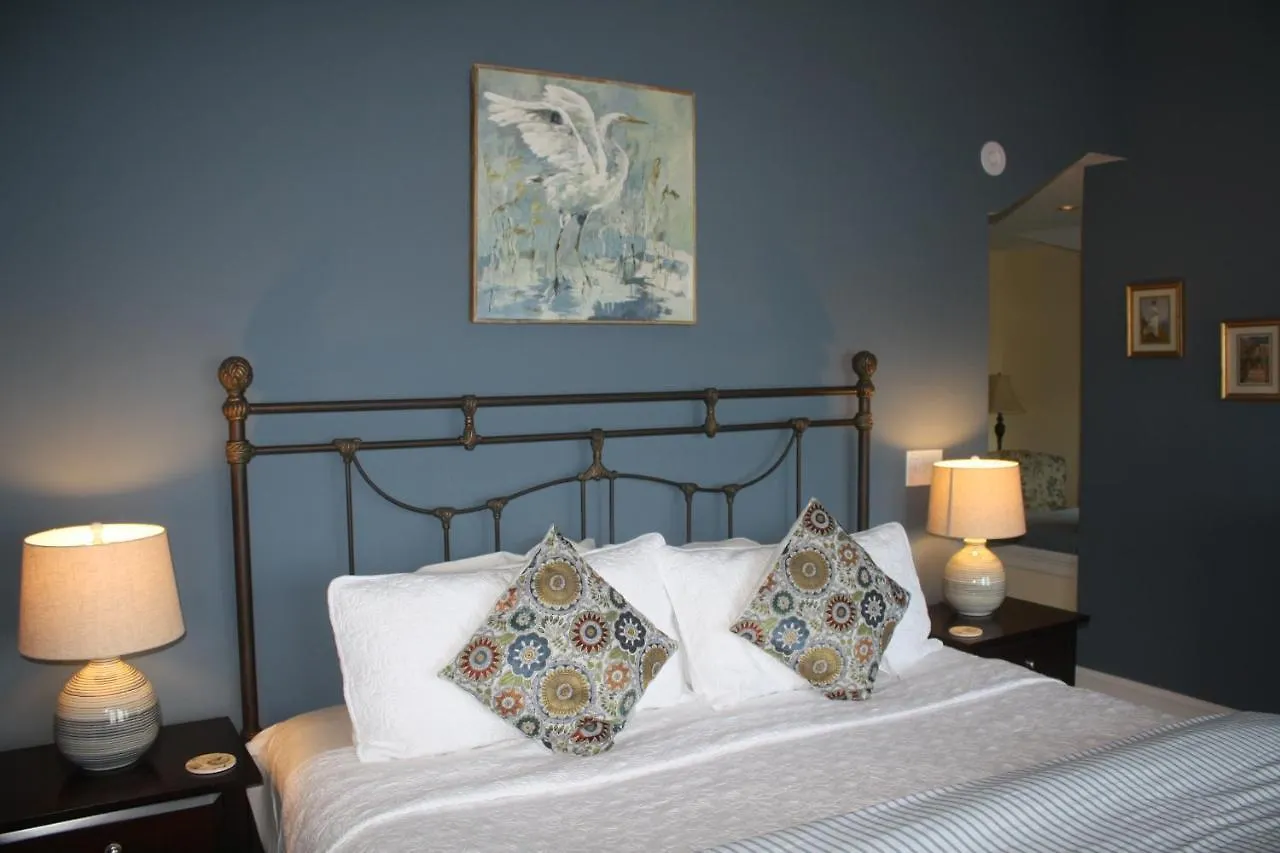 Saltair Waterfront Inn 3*