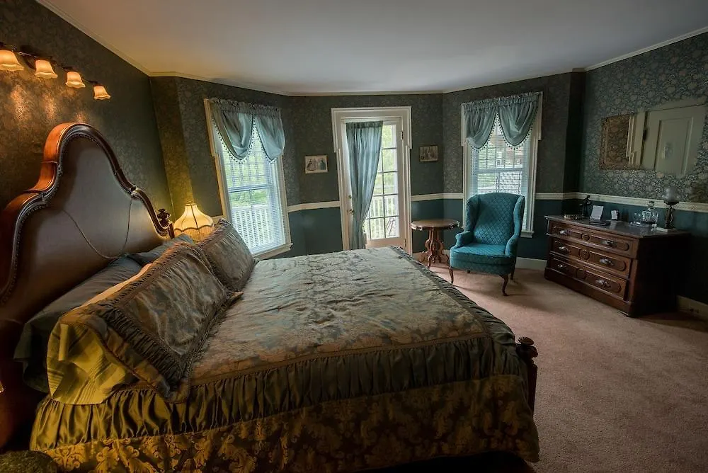 Bed & Breakfast Cleftstone Inn