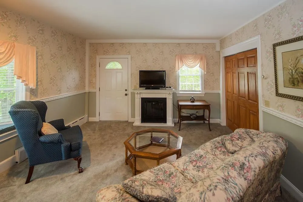 Cleftstone Inn Bed & Breakfast 3*