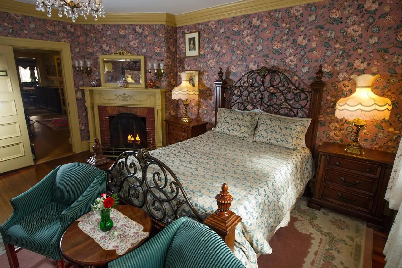 Bed and breakfast Thornhedge 3*