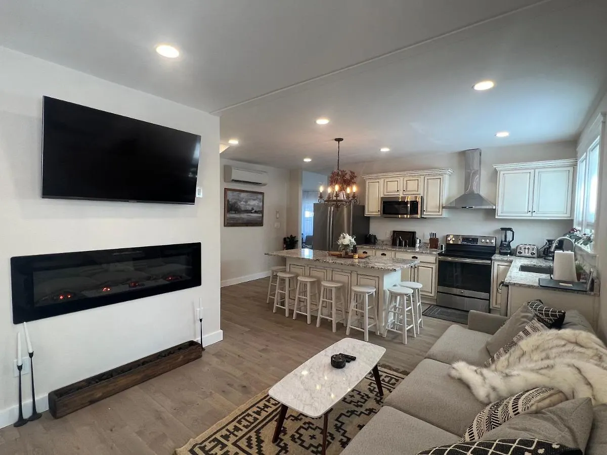 The Reminisce Vacation 5br/3bt,downtown Bh