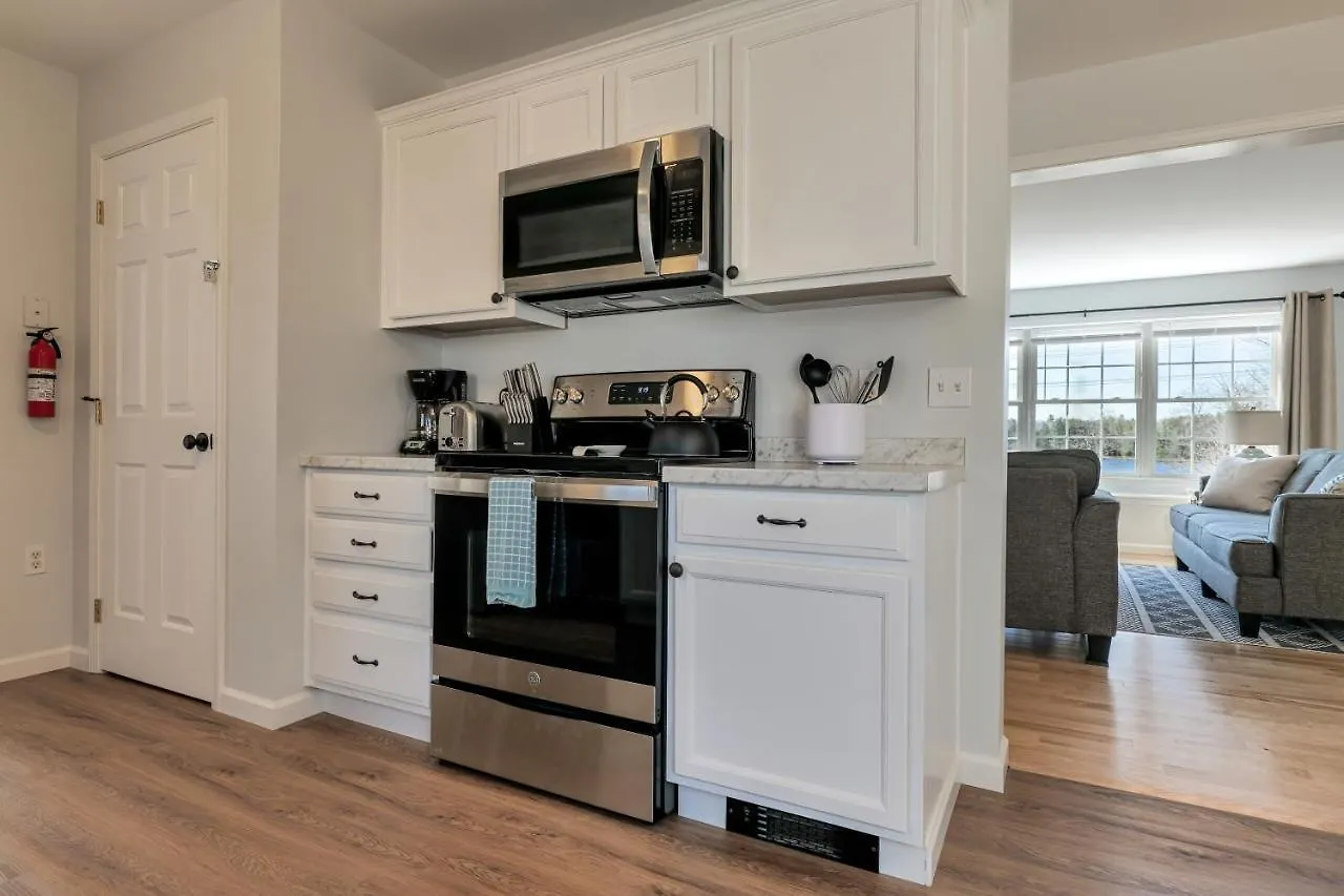 3 Bedroom Private Pondside View New Reno Moose *
