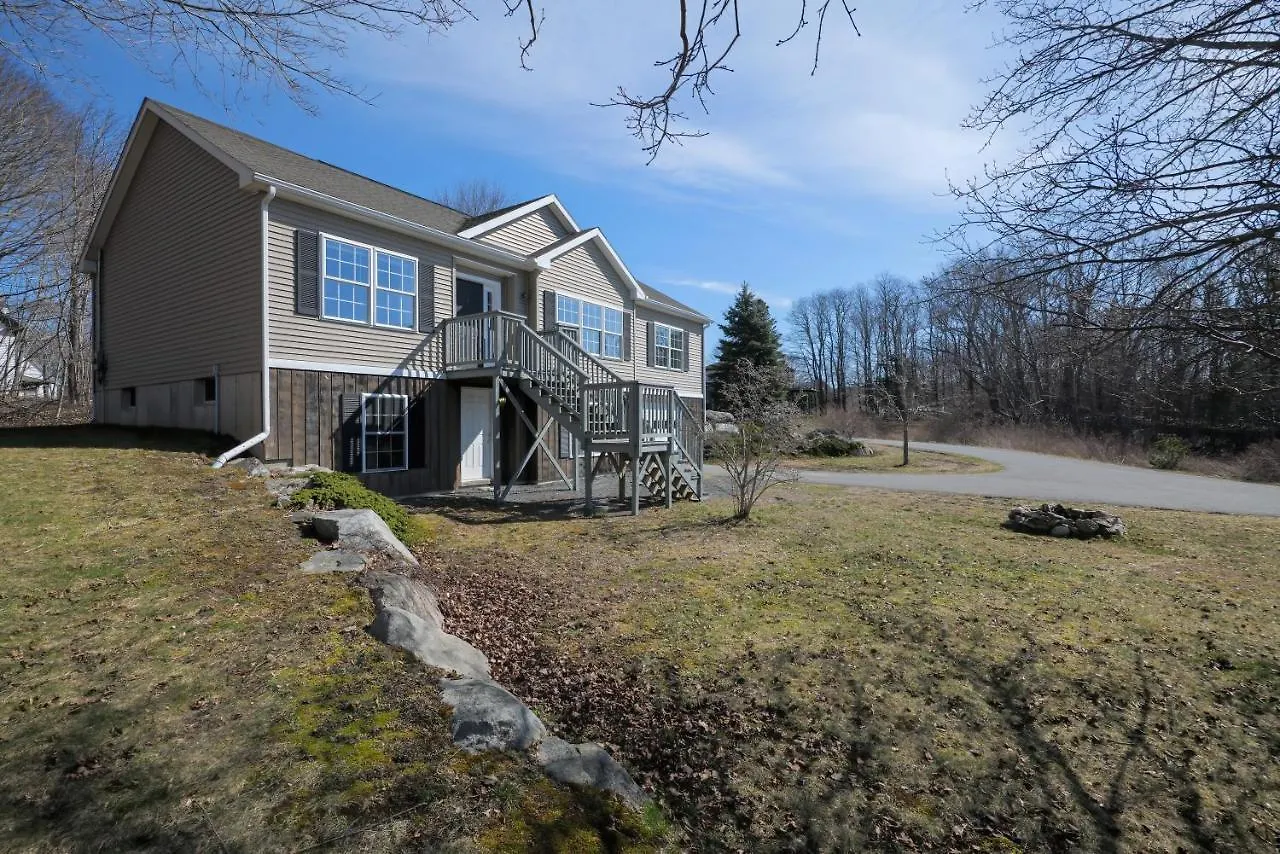 Holiday home 3 Bedroom Private Pondside View New Reno Moose