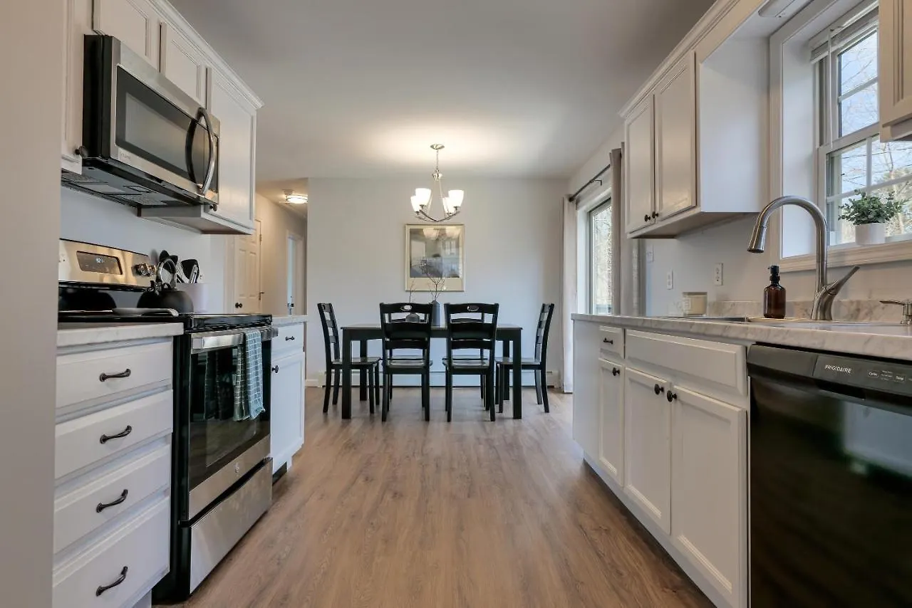 3 Bedroom Private Pondside View New Reno Moose *