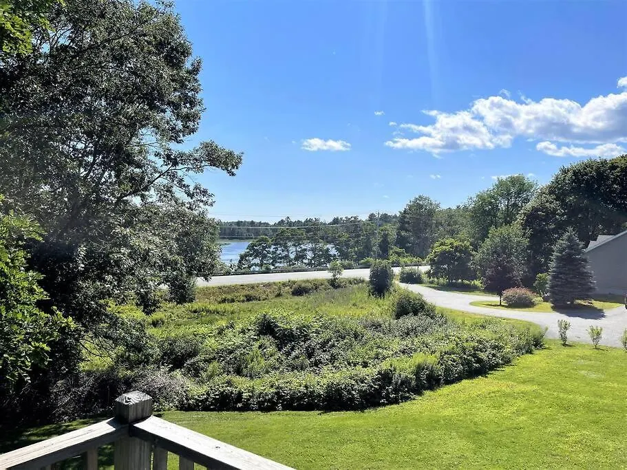 度假居 2 Bedroom W/ Pondside View Backyard Maine Escape 巴港