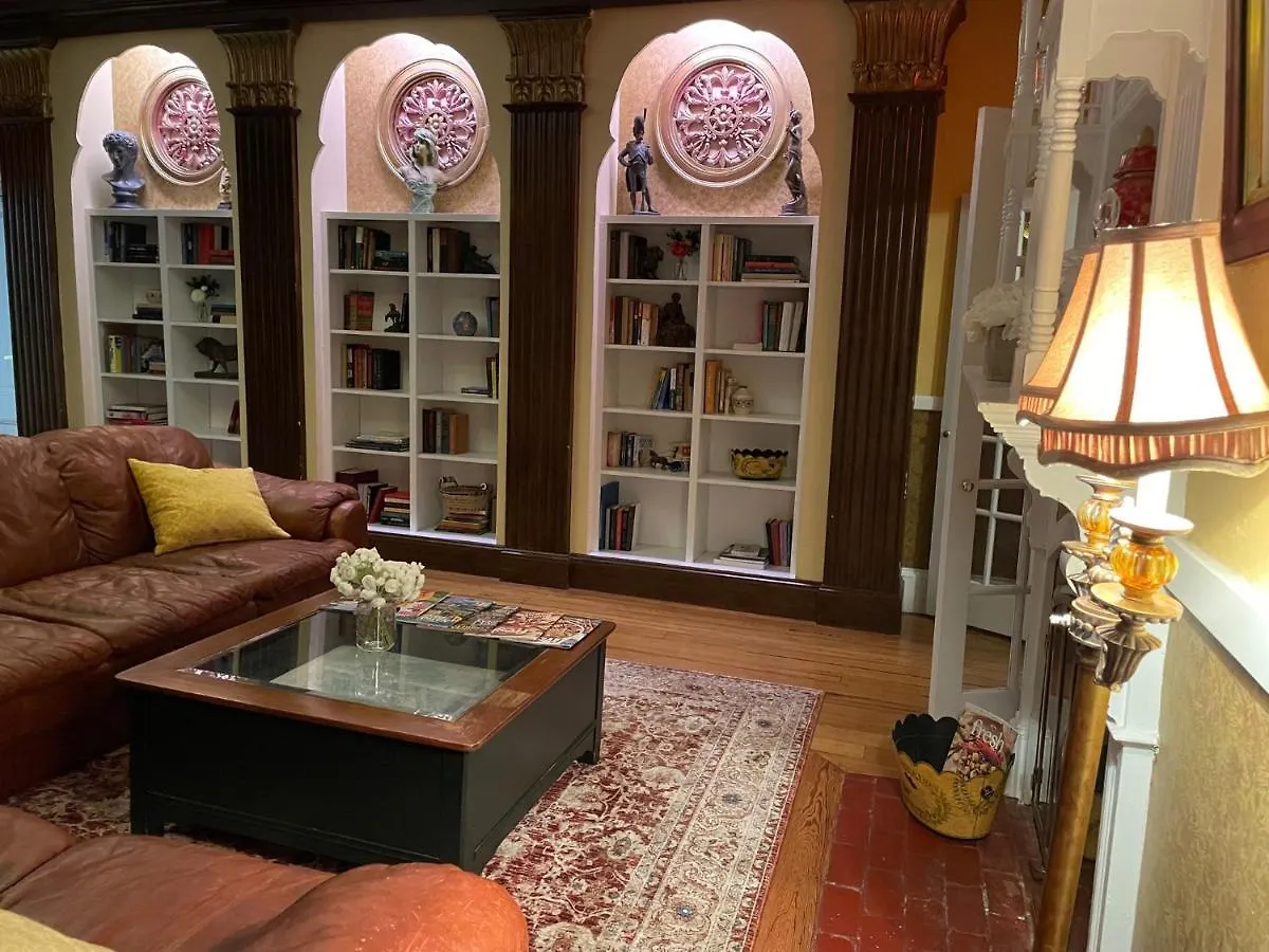 House Fogadó 3*