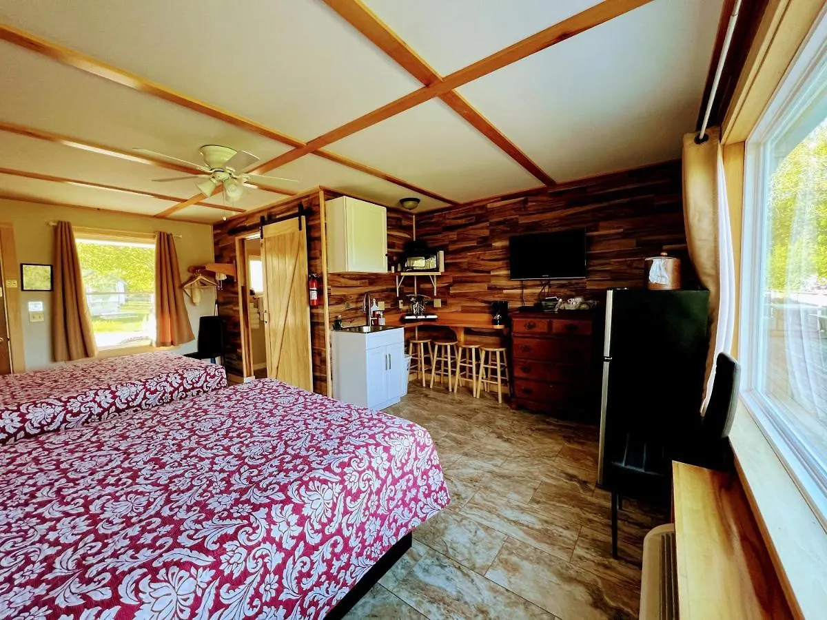 Eden Village And Motel 2*