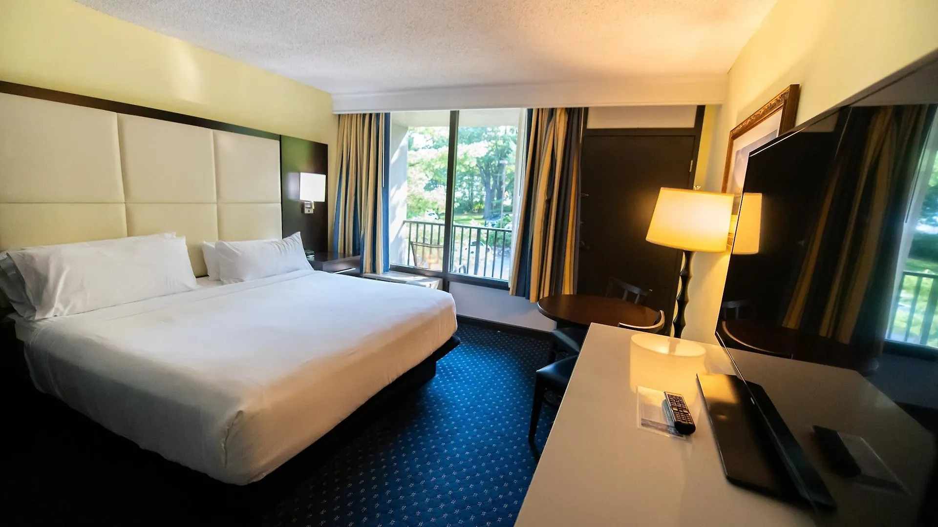 Regency By Ihg בר הרבור
