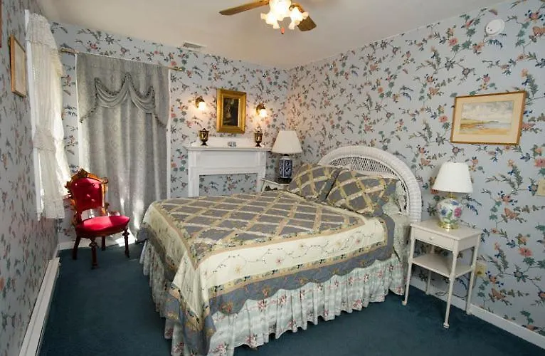 Bed & Breakfast Anne's White Columns