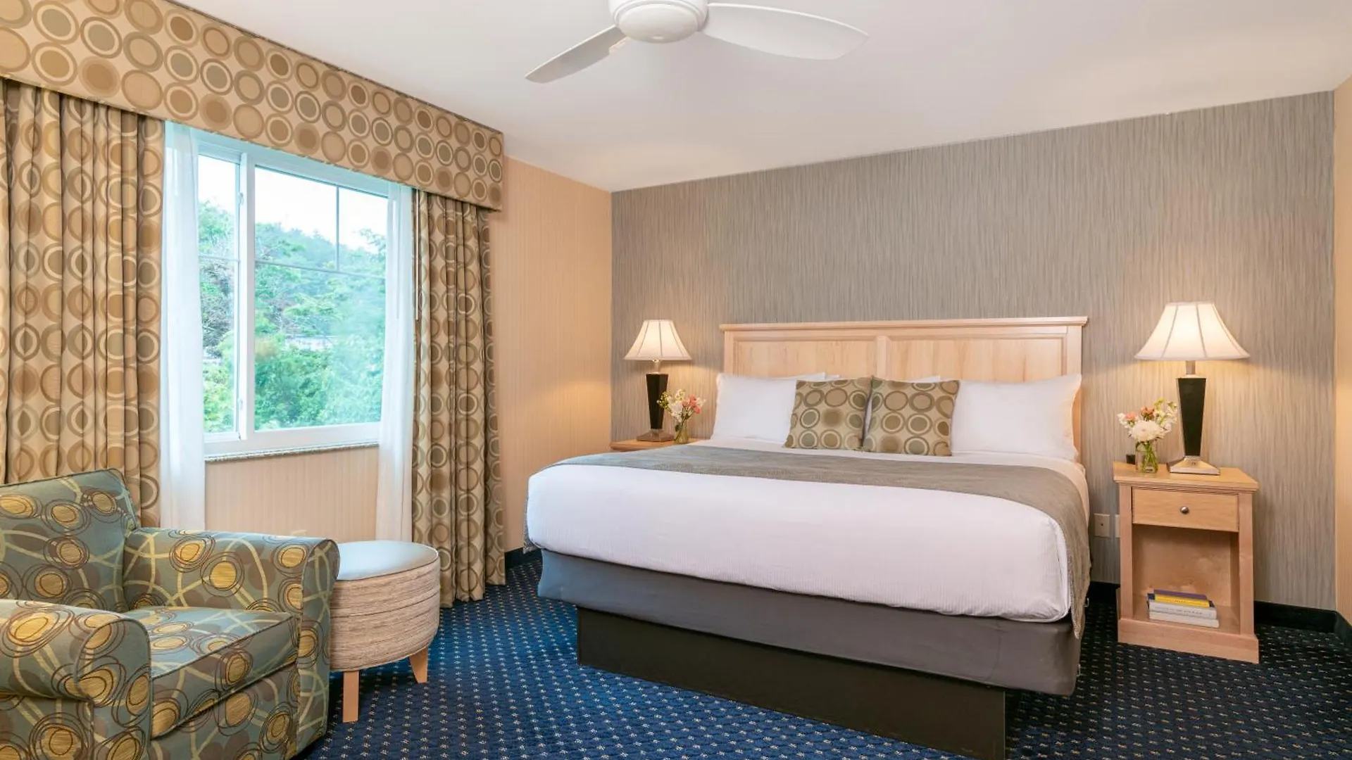 Atlantic Oceanside & Conference Center 3* בר הרבור